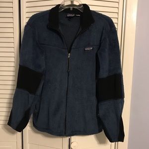 Women’s Classic Patagonia Fleece Zip-up Jacket. Size Large